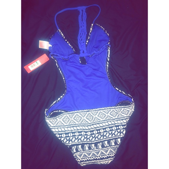 Xhilaration swimsuit - Picture 2 of 2